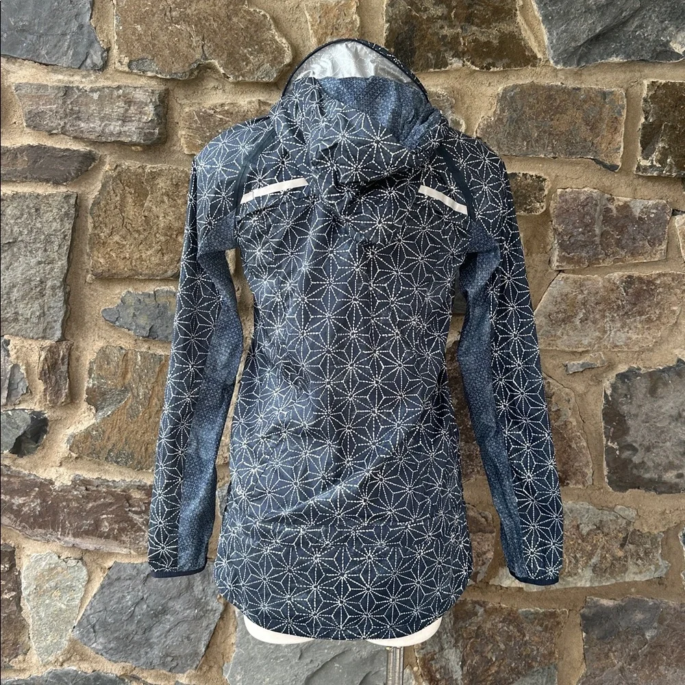 Lululemon Miss Misty Pullover Exploded Sashico Star Inkwell Ghost size 6